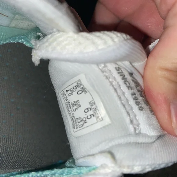 NWOT Vans Lowland Sneakers - Picture 4 of 4